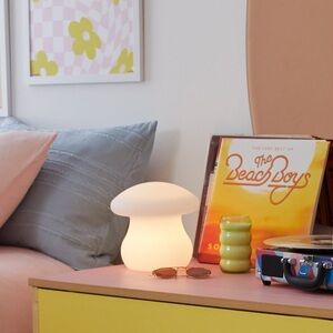 Mushroom LED table lamp